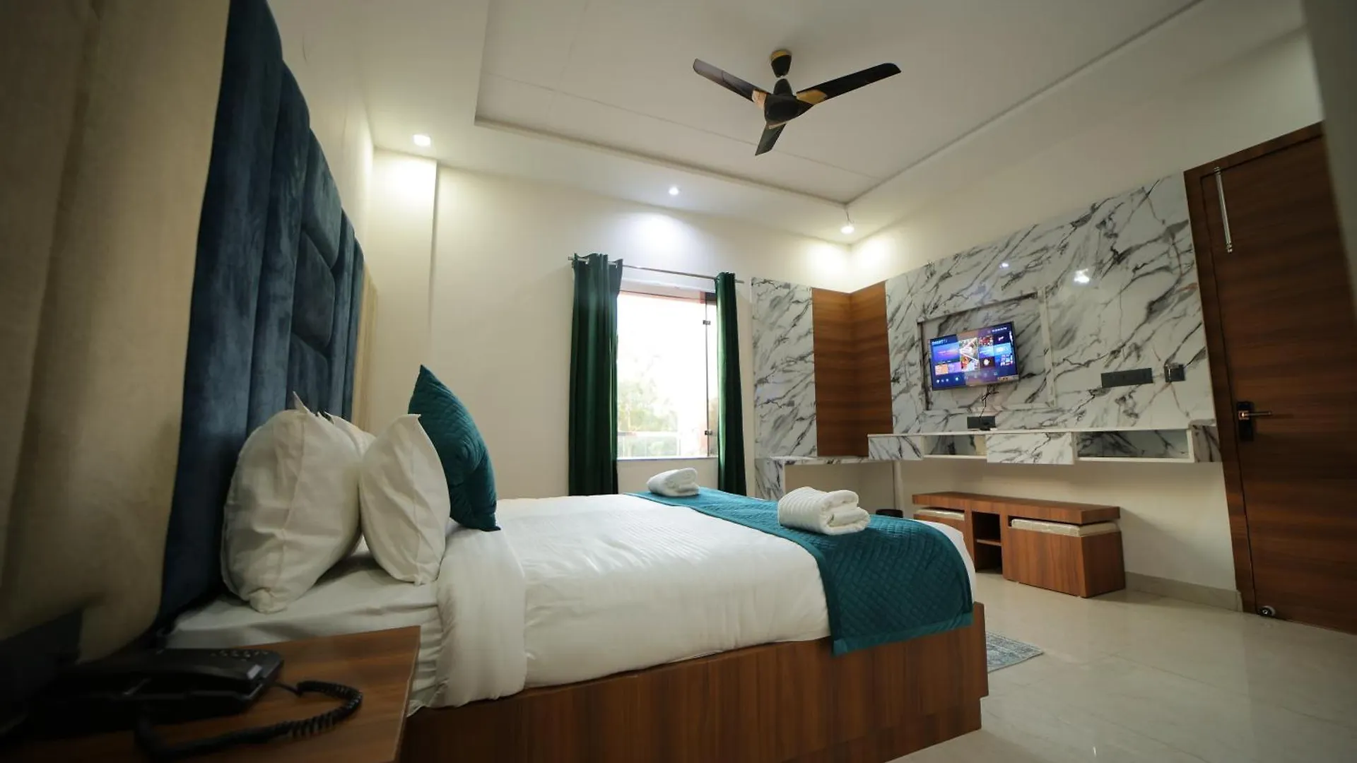 ***  Hotel Dev Villas Agra India