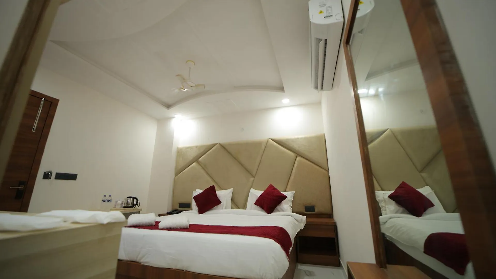 Hotel Dev Villas Agra  3*, Agra (Uttar Pradesh) India