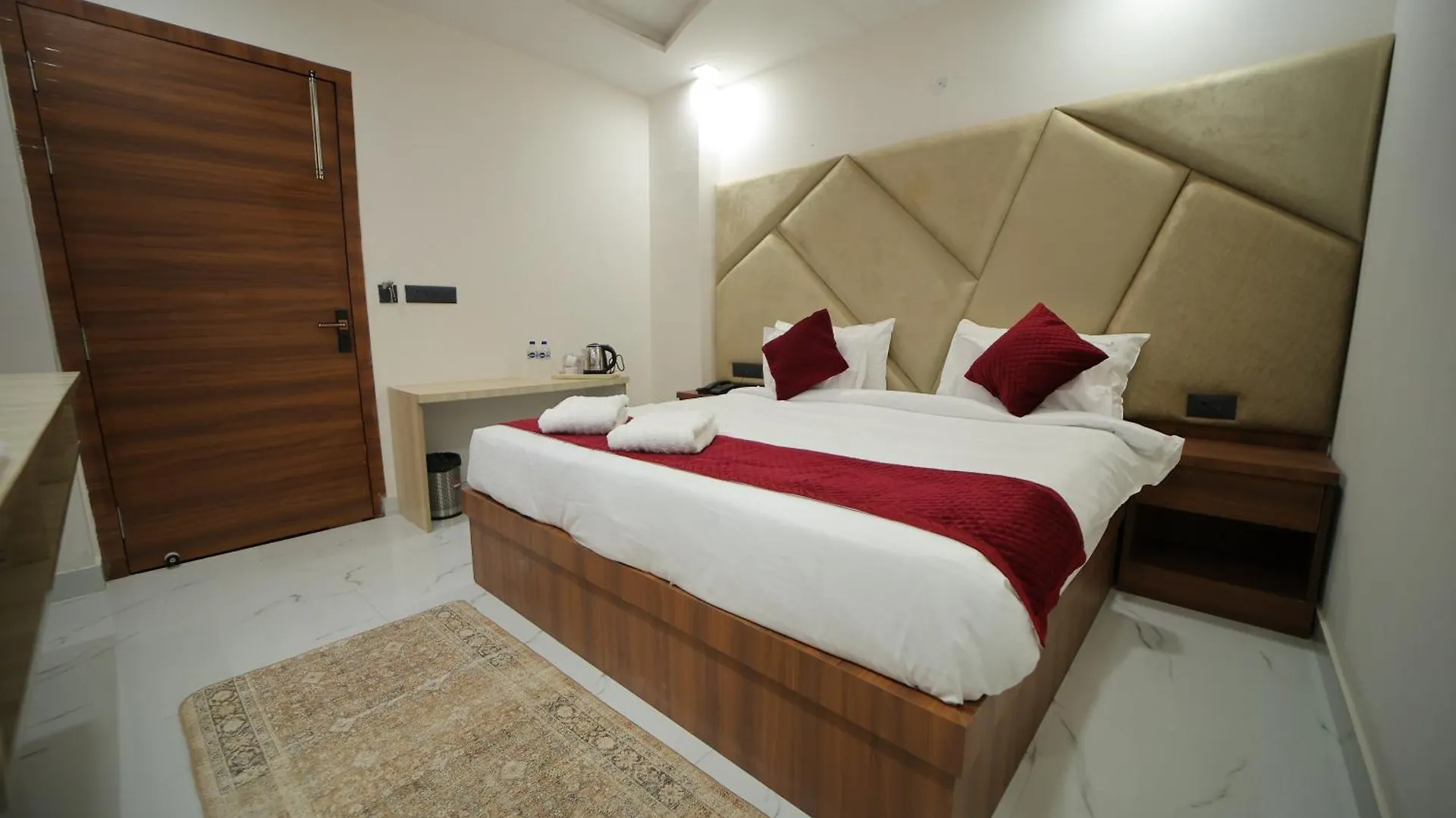 Hotel Dev Villas Agra  3*, Agra (Uttar Pradesh) India