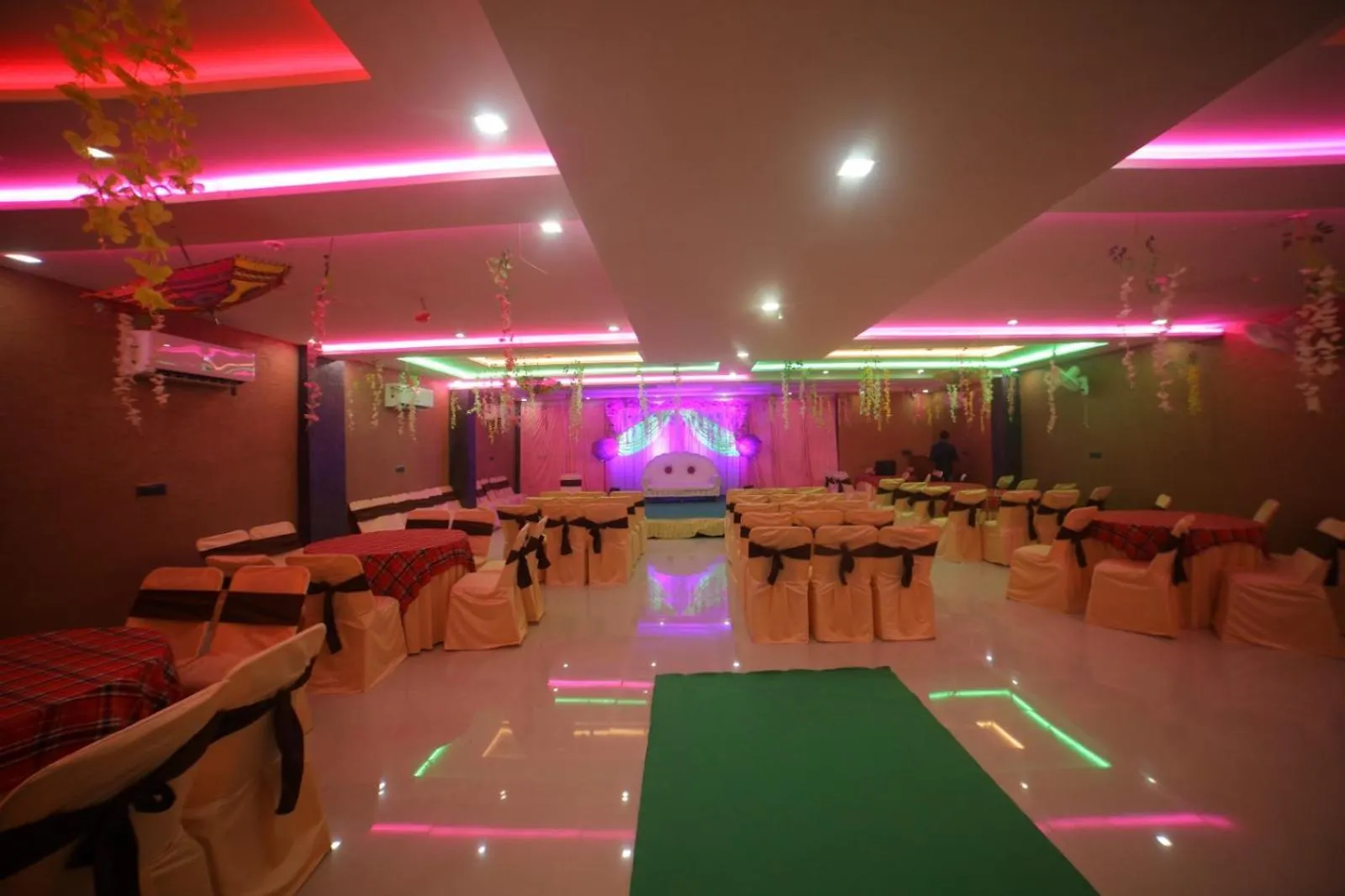 Hotel Dev Villas Agra  Agra (Uttar Pradesh)