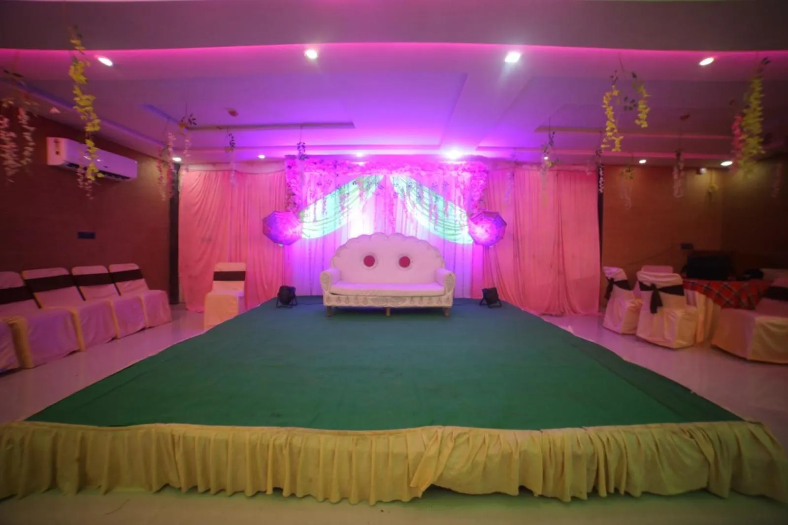 Hotel Dev Villas Agra  India