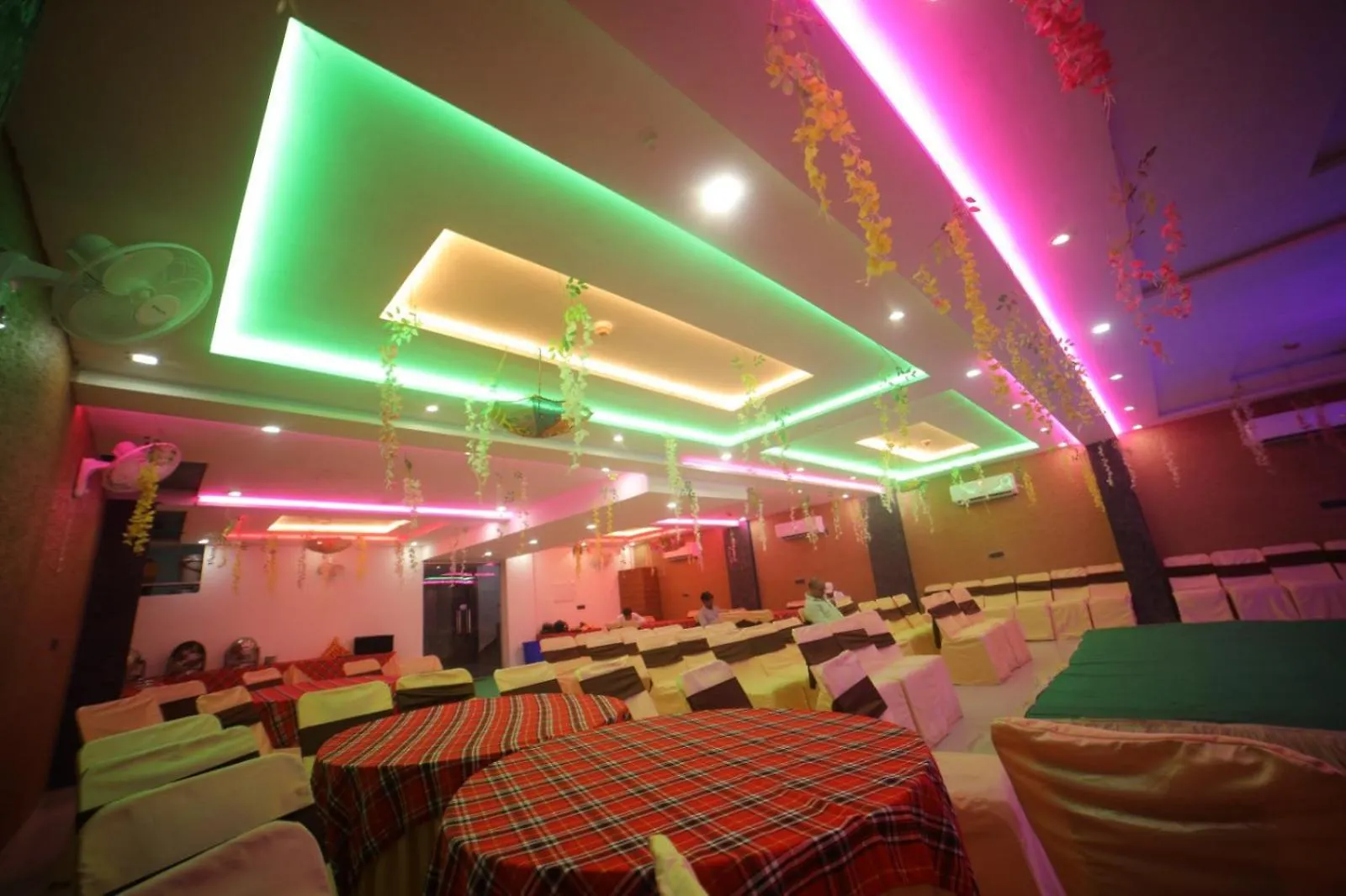 Hotel Dev Villas Agra  3*, Agra (Uttar Pradesh) India
